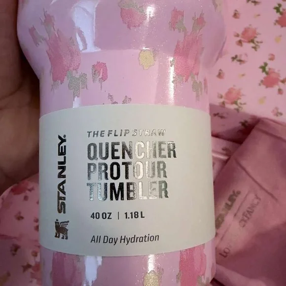 Stenley Pink Floral Quencher Tumbler 40 oz keeps hot & cold 12 hrs - Picture 2 of 4